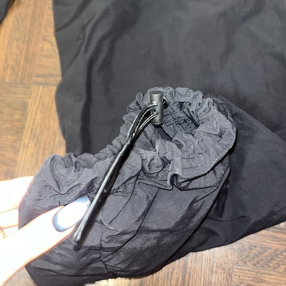 Black parachute pants - Picture 2 of 3